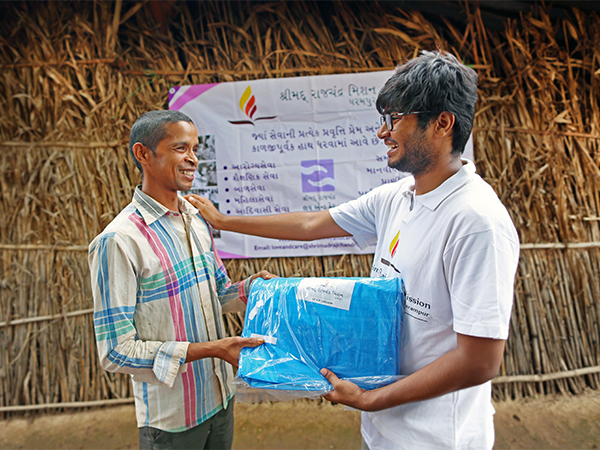 HumanitarianCare_Programme_02 Shrimad Rajchandra Distribution of Essential Aids for Respite (DEAR)