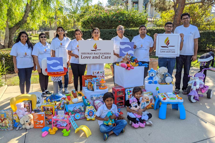 Spreading love on the occasion of Christmas in San Diego and Singapore