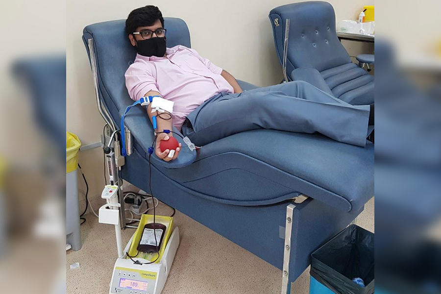 Celebrating Pujya Gurudevshri's birthday through the noble gesture of blood donation!