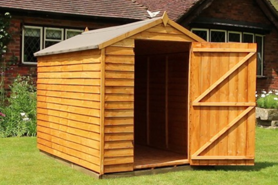 SRLC UK Donates a Bird House to Animal Charity