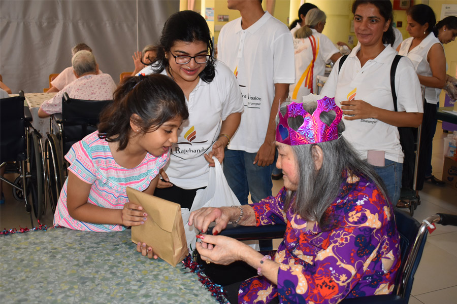 Memorable birthday celebrations for the abandoned elders in Singapore